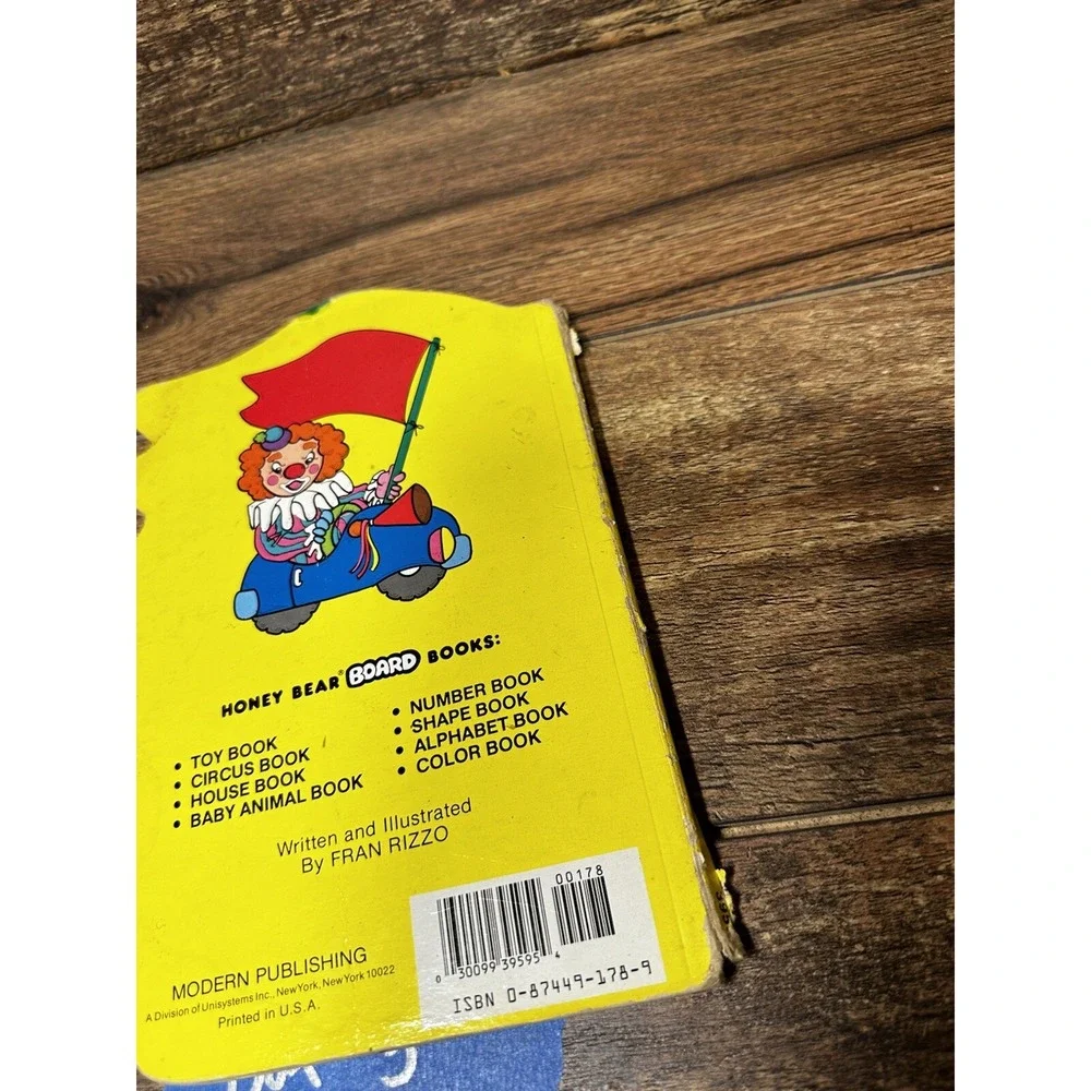 Vintage 1983 The Circus Honey Bear Shape Board Book Fran Rizzo Modern Publishing